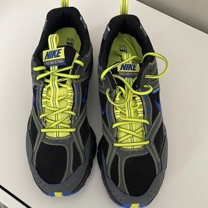 Nike structure 13 Trail size 11